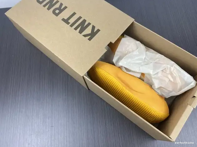 GW5353 Sulfur Knit Adidas RNR Yeezy 0613